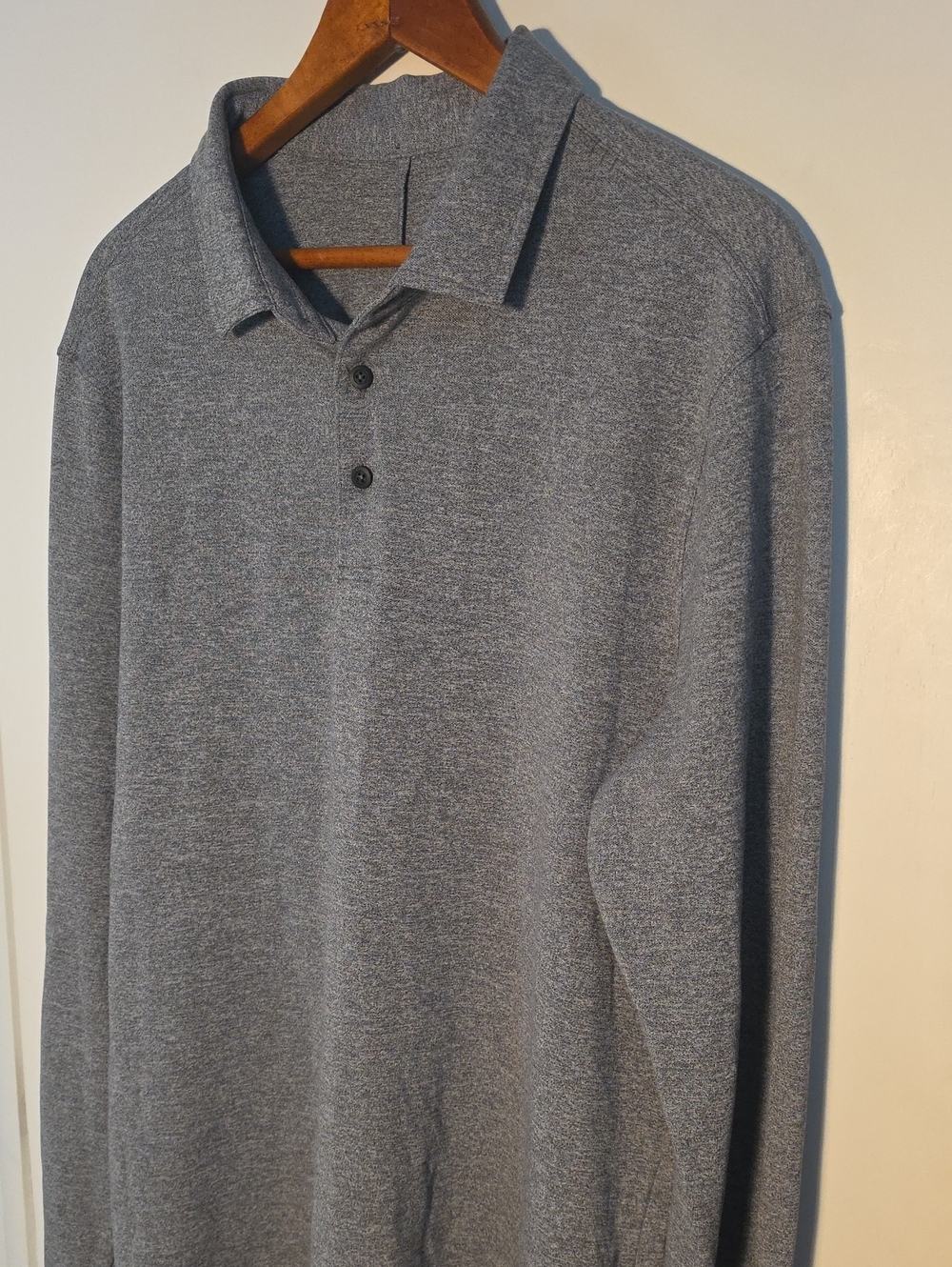 NWOT Lululemon Large Long Sleeve Heather Gray Polo  NWOT.